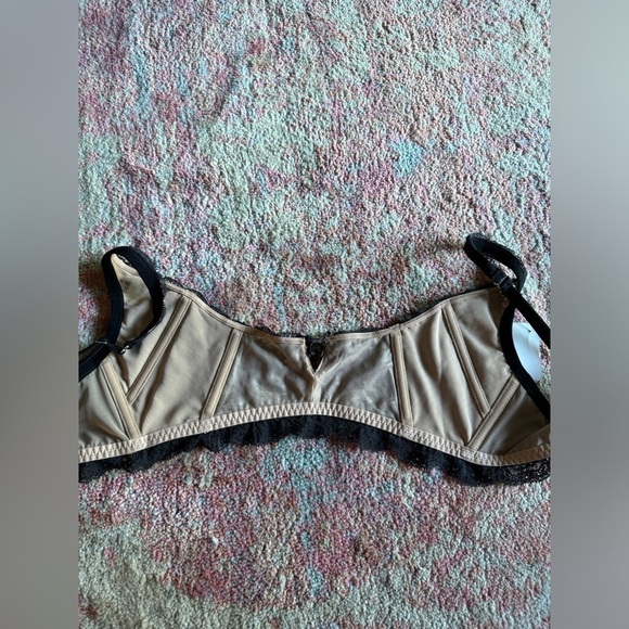 NWT Victoria’s Secret no wire Bra size large black lace - Picture 6 of 6
